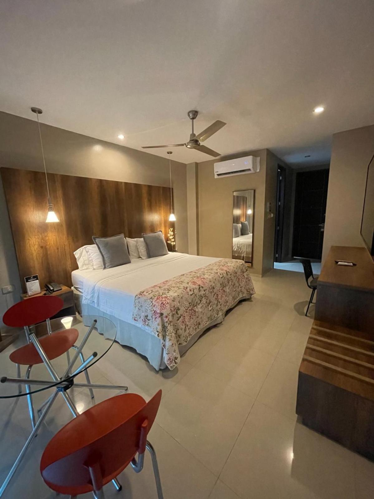 Hotel Santorini Loft Monteria Bagian luar foto