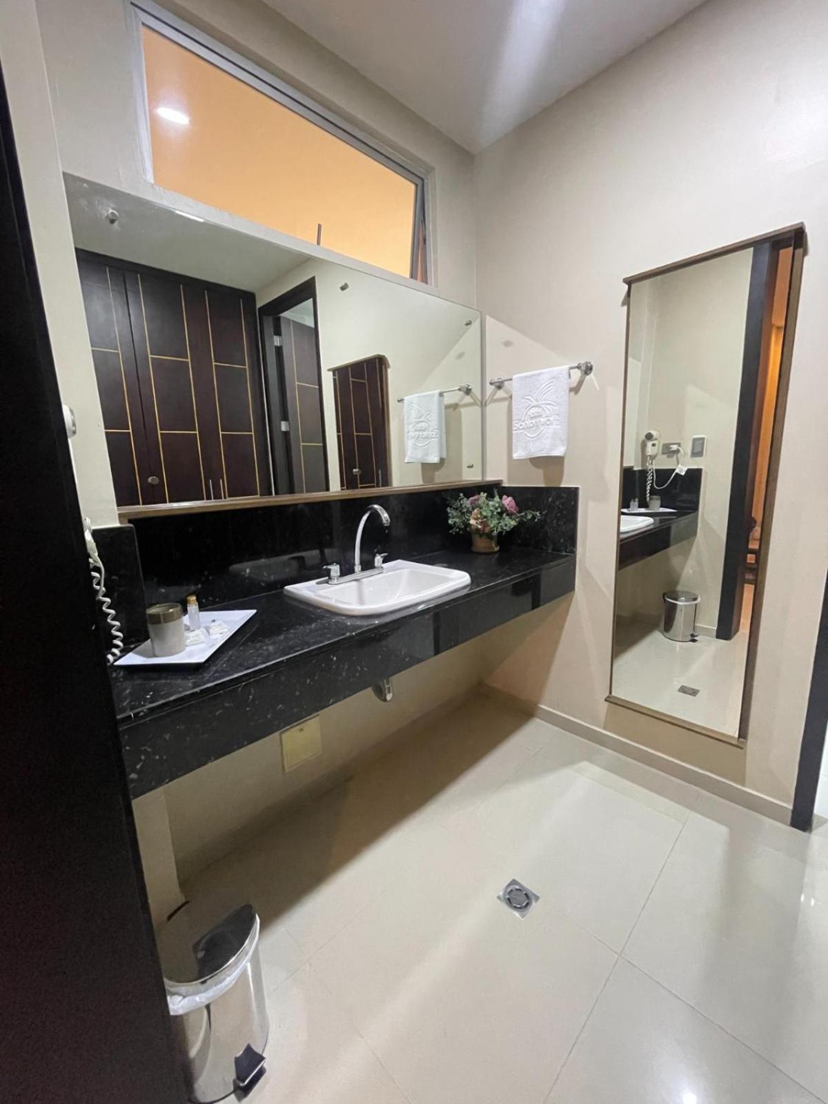 Hotel Santorini Loft Monteria Bagian luar foto